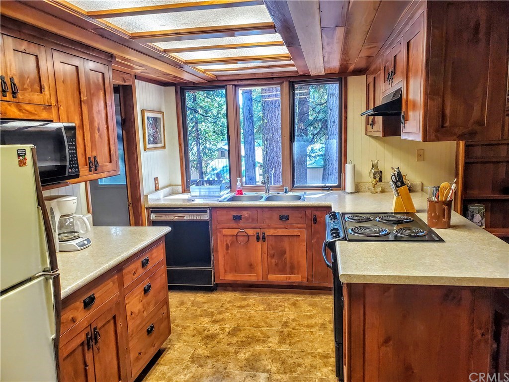 636 West Burnt Cedar Road Lake Almanor, CA 96137 - Photo 9 of 21