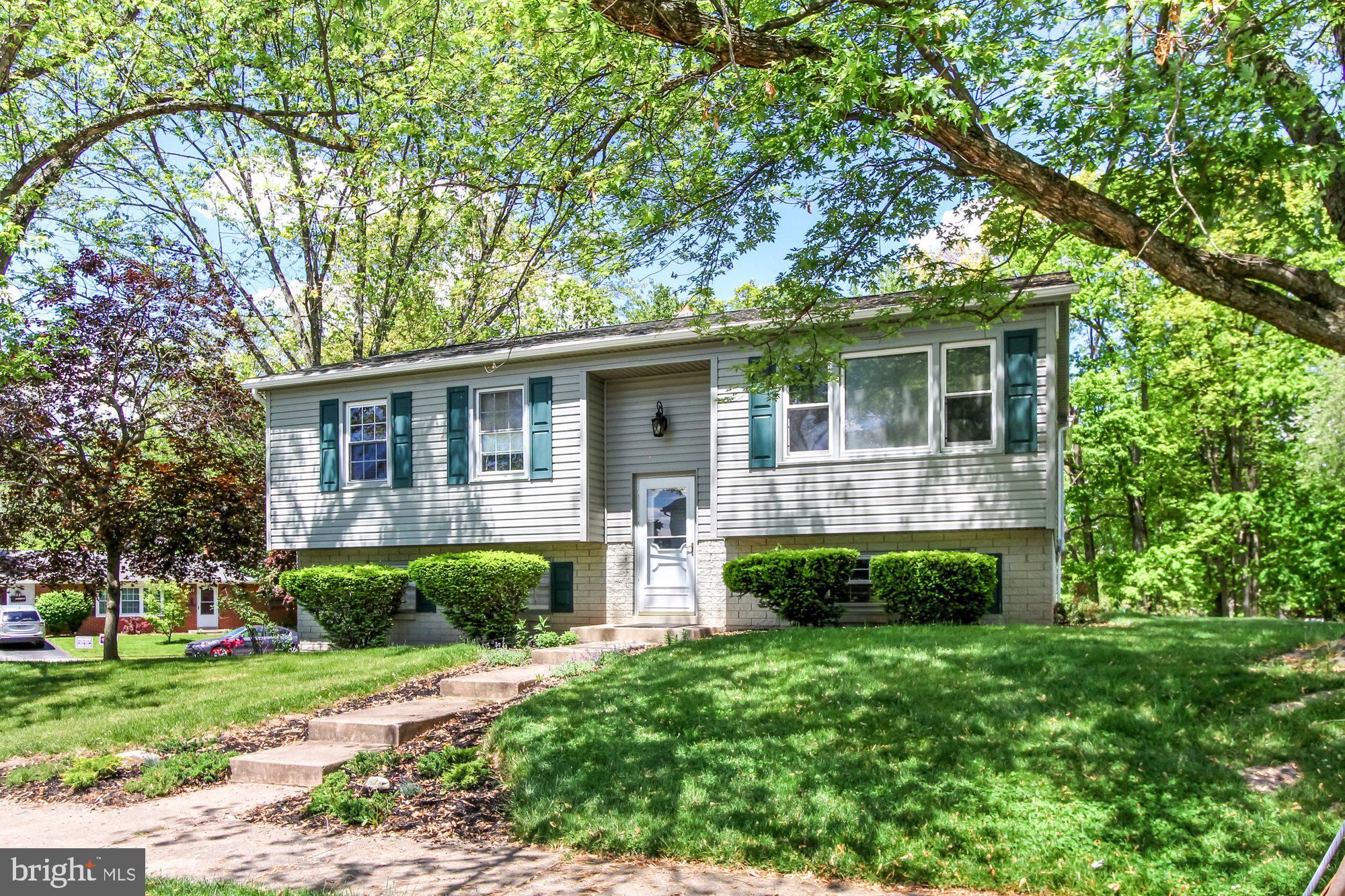 2455 Redwood Road York, PA 17408 - Photo 2 of 28 Gallery Image 2