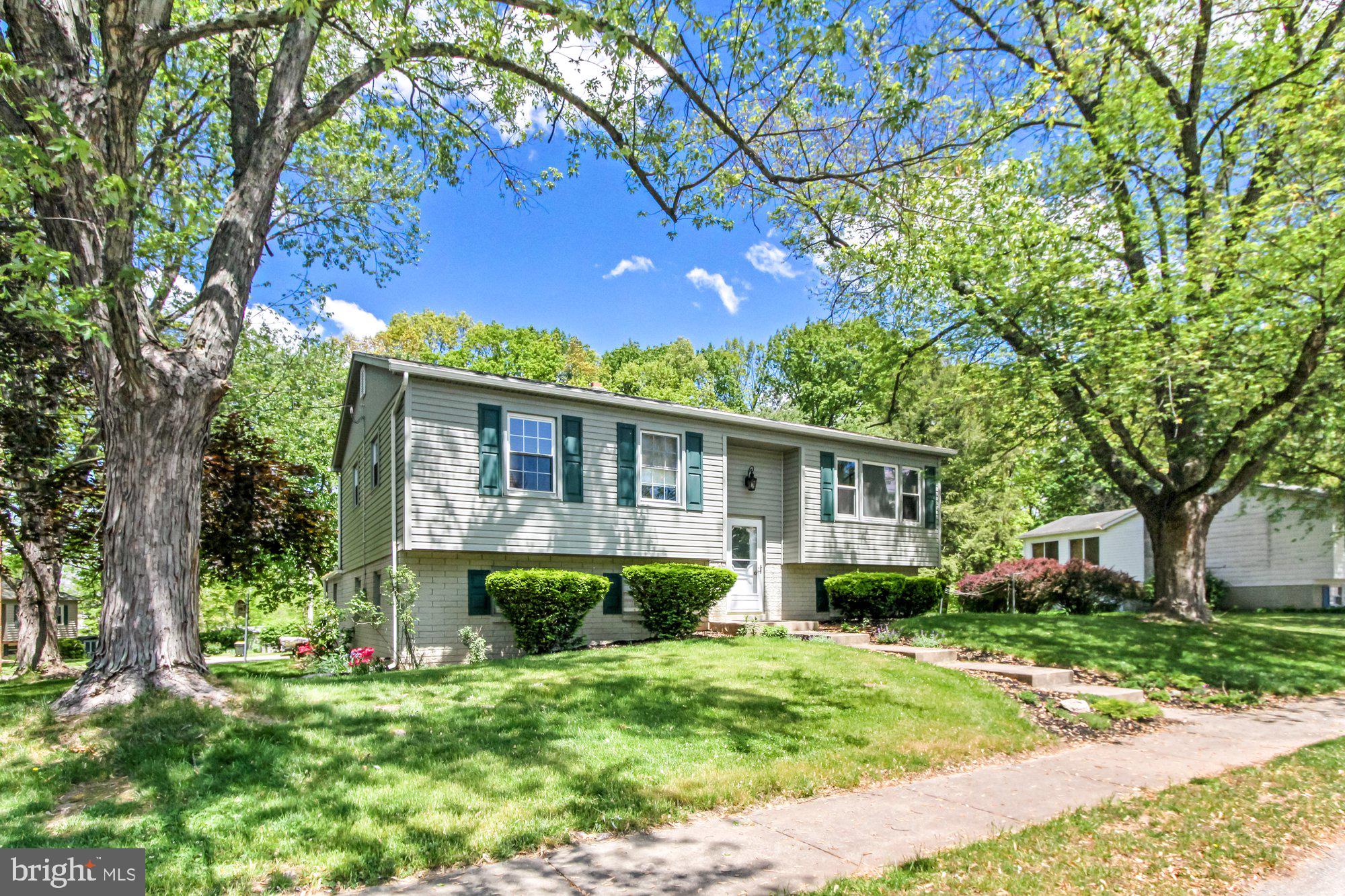 2455 Redwood Road York, PA 17408 - Photo 3 of 28 Gallery Image 3