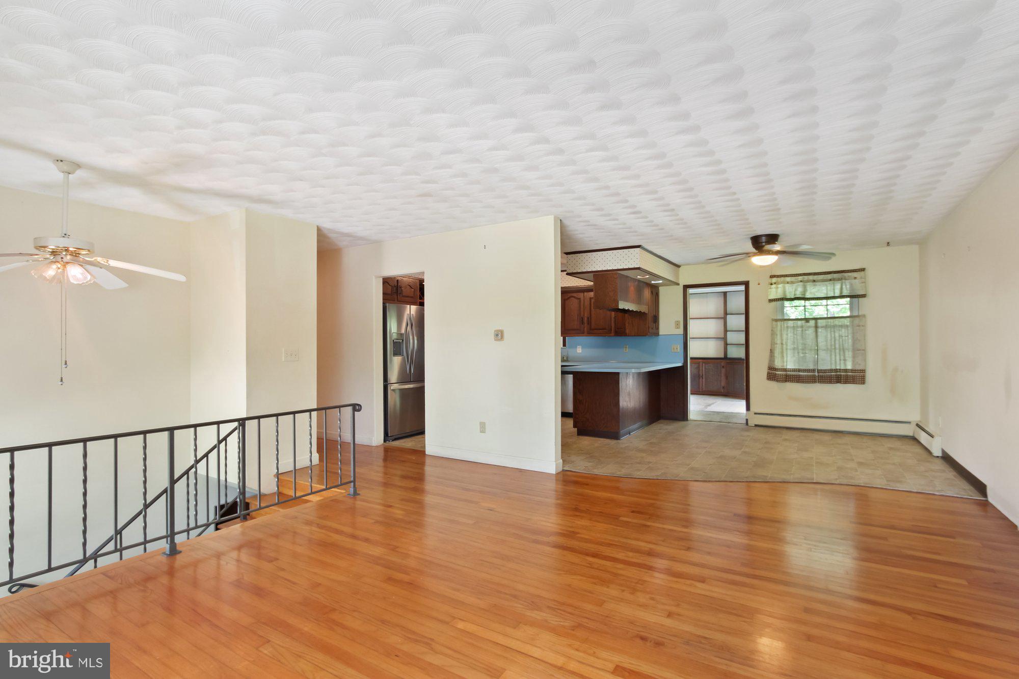 2455 Redwood Road York, PA 17408 - Photo 6 of 28 Gallery Image 6