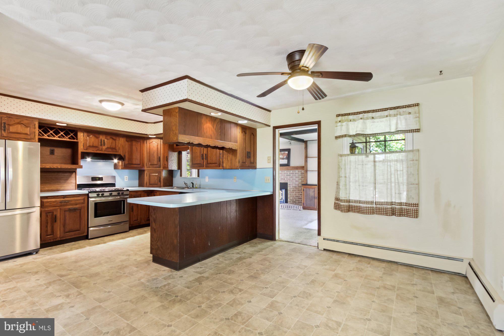 2455 Redwood Road York, PA 17408 - Photo 7 of 28 Gallery Image 7