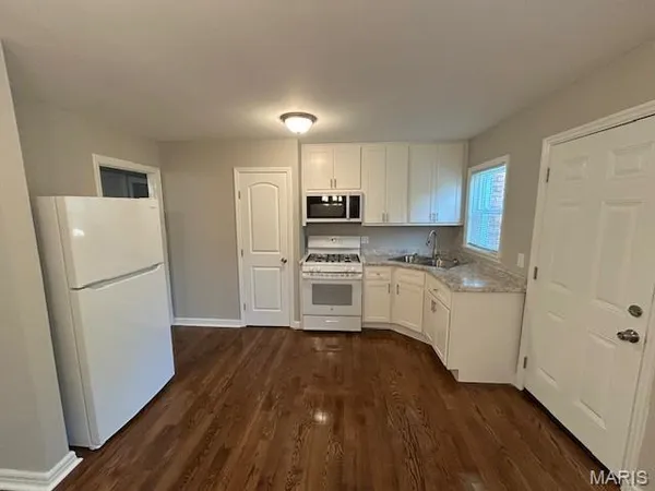 $1,400 | 7386 Milan Avenue, University City, MO 63130