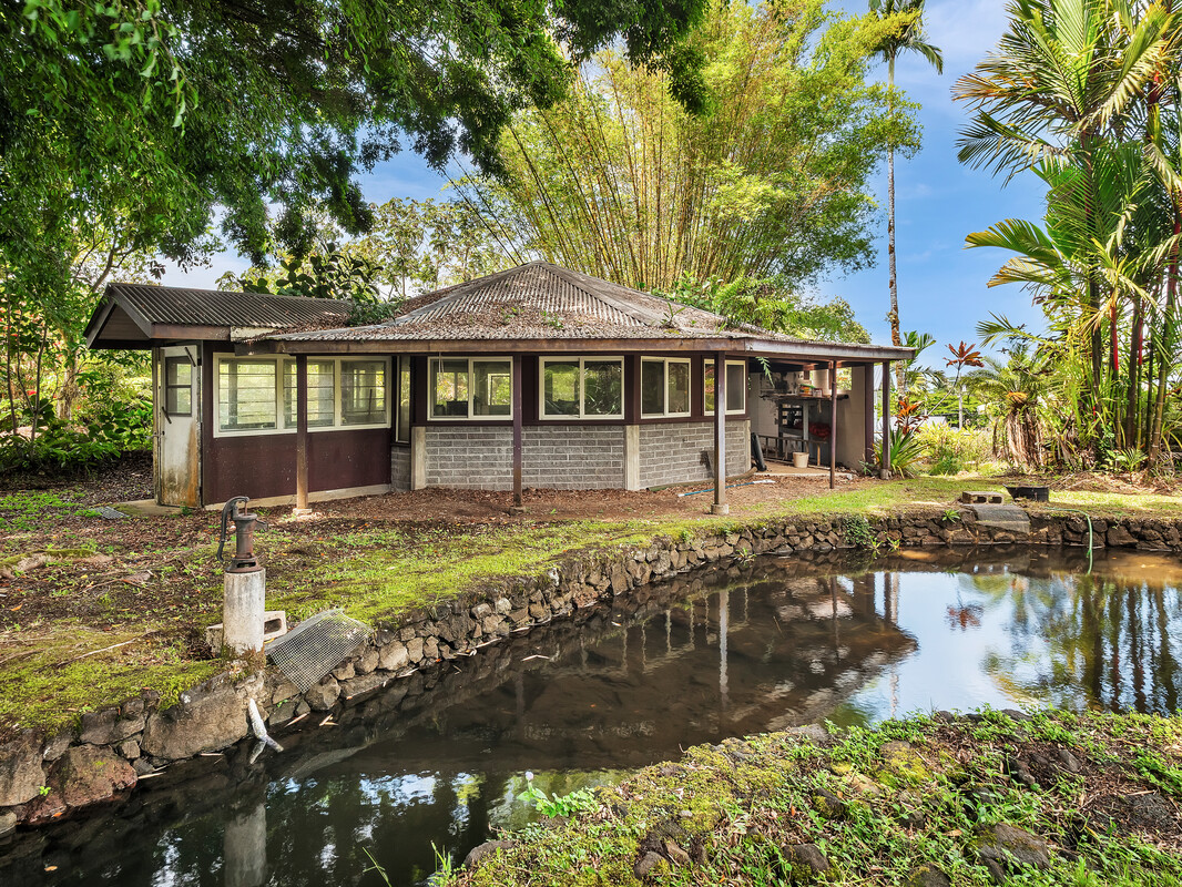 46 Kokea Street Hilo, HI 96720 - Photo 9 of 29 front view of a house with a yard