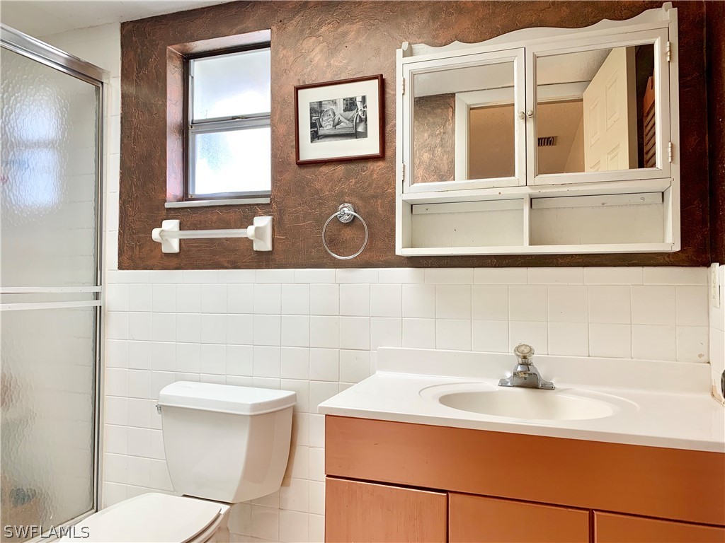 12903 Iona Road Fort Myers, FL 33908 - Photo 14 of 28 Gallery Image 14