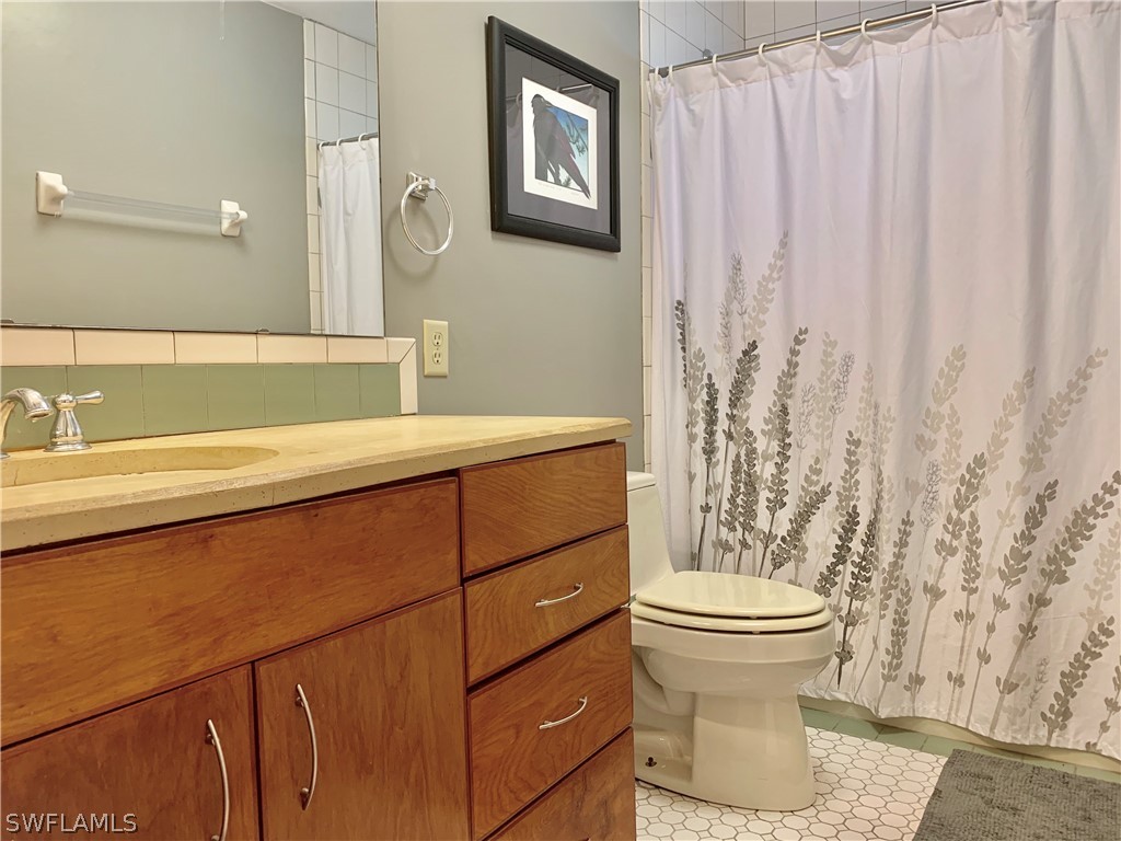 12903 Iona Road Fort Myers, FL 33908 - Photo 17 of 28 Gallery Image 17
