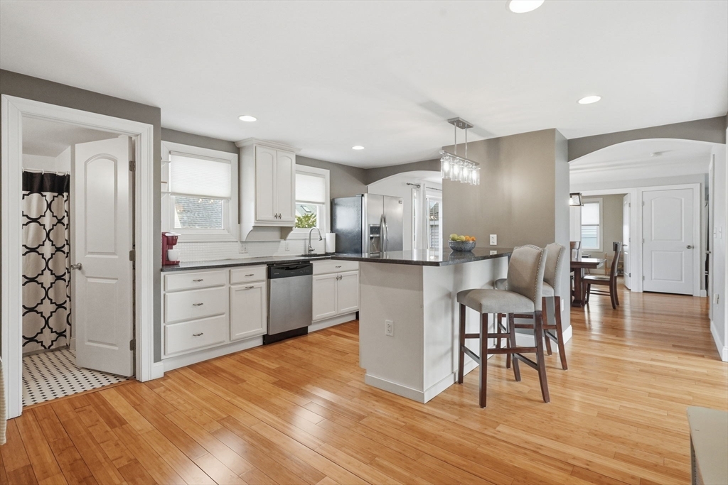 31 Walnut Street Dedham, MA 02026 - Photo 6 of 34