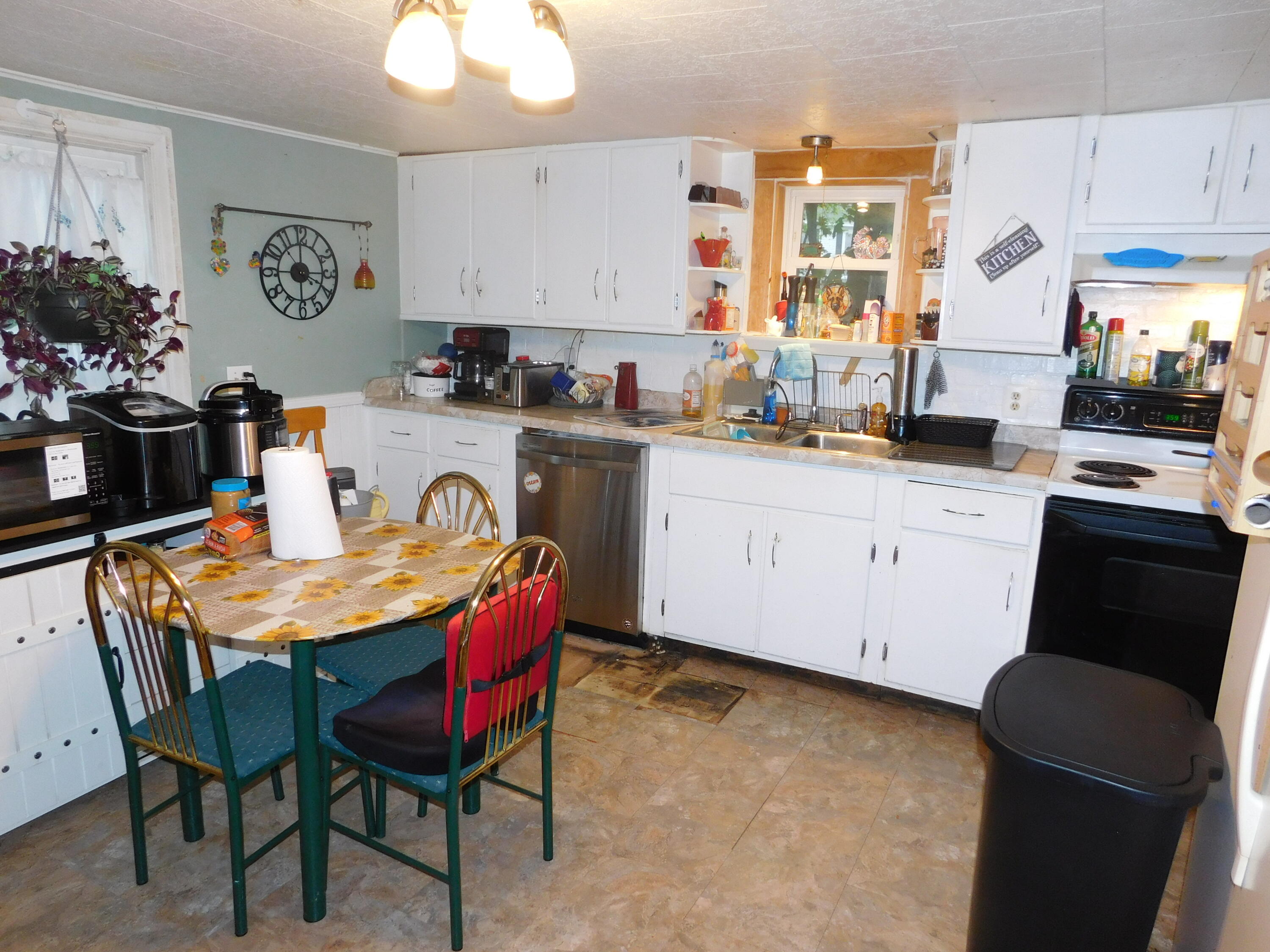 17 Vernon Street Bangor, ME 04401 - Photo 10 of 39 DSCN0606