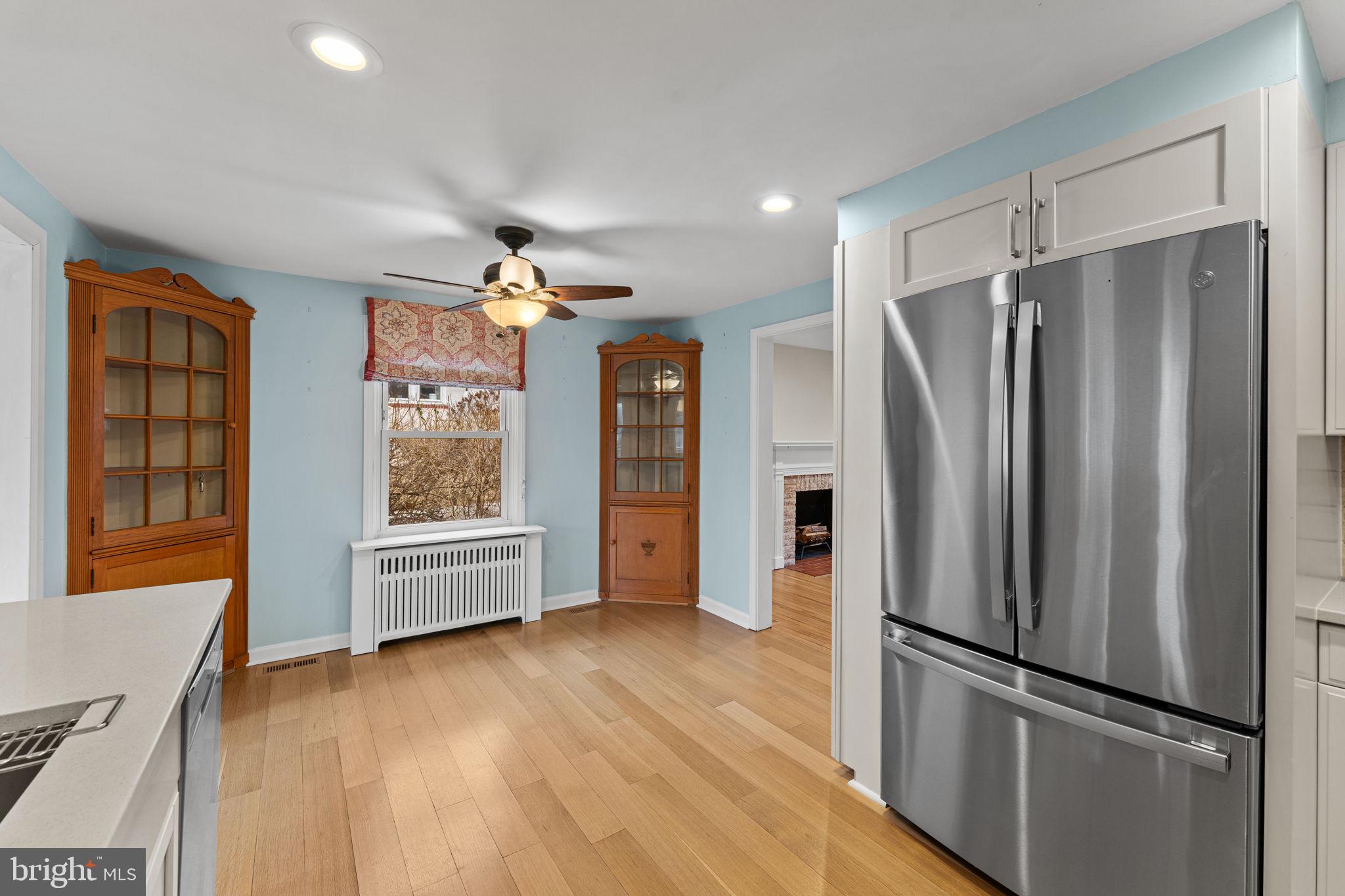 18 Manor Road Paoli, PA 19301 - Photo 13 of 41 Breakfast nook and built-in hutches.
