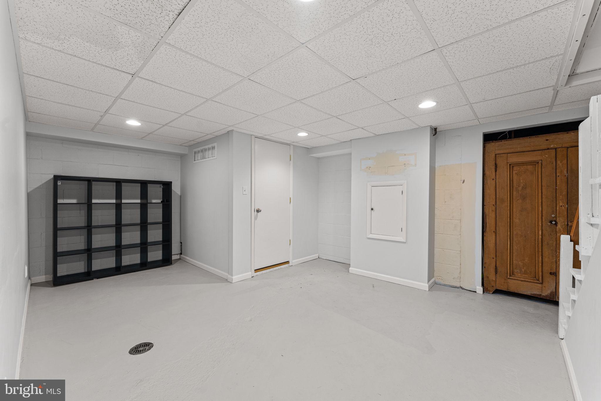 18 Manor Road Paoli, PA 19301 - Photo 27 of 41 Recreation room.