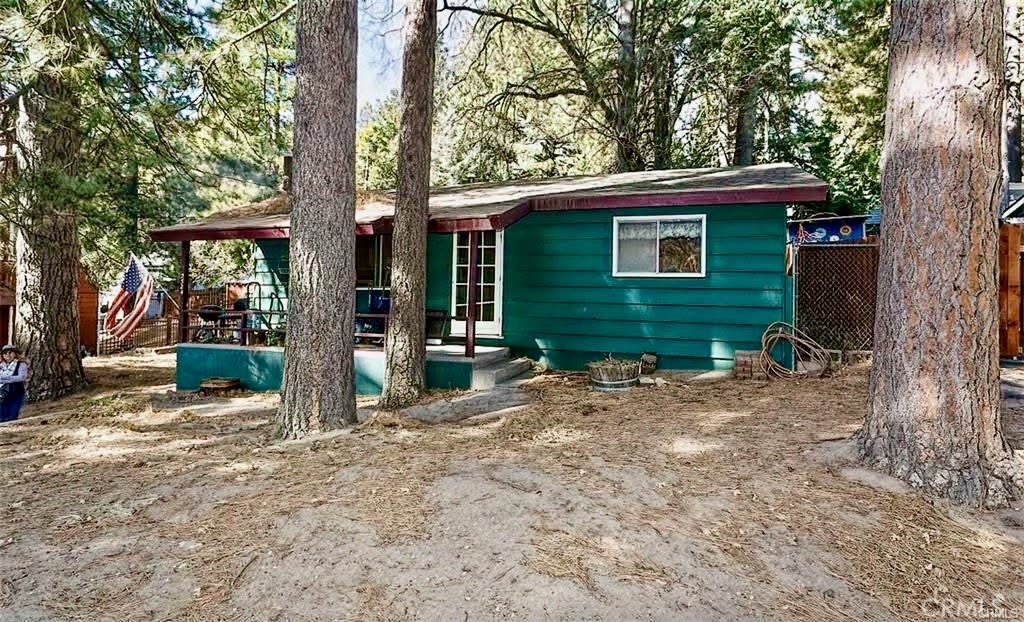 2524 Spring Drive Running Springs, CA 92382 - Photo 2 of 9
