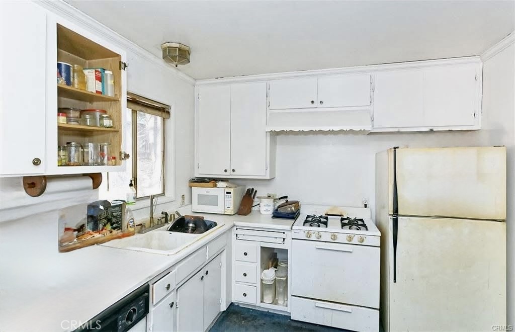 2524 Spring Drive Running Springs, CA 92382 - Photo 4 of 9