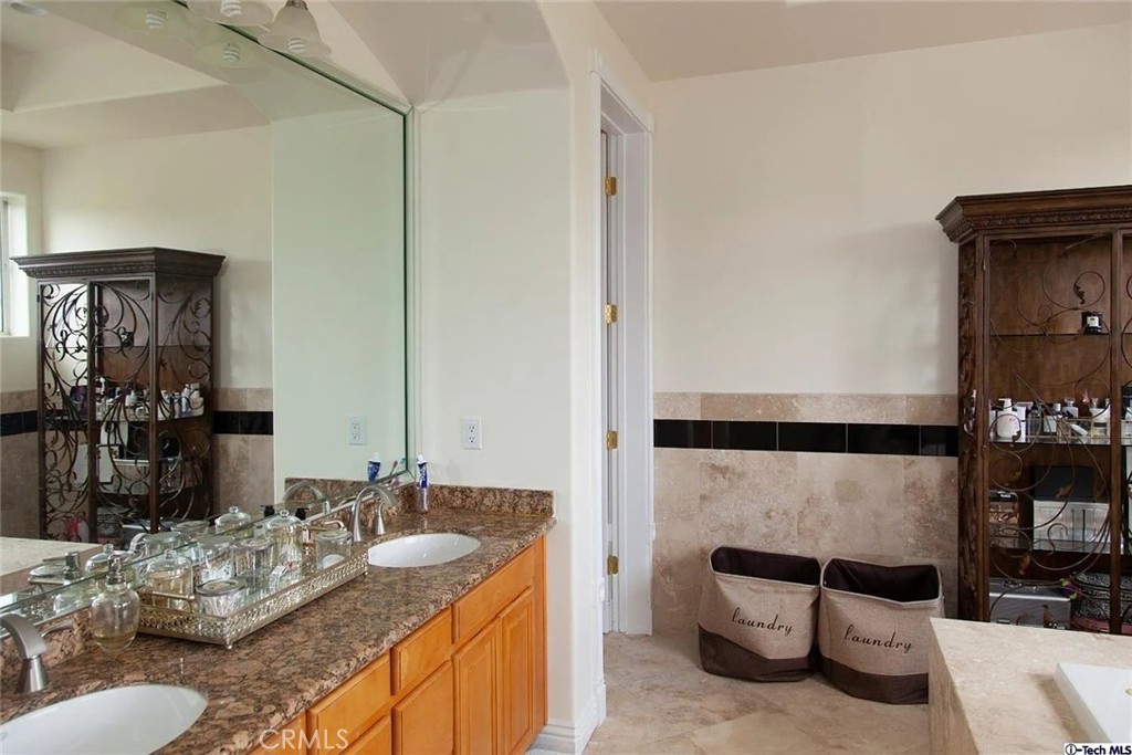 10062 Valley Cir Boulevard Chatsworth, CA 91311 - Photo 23 of 35