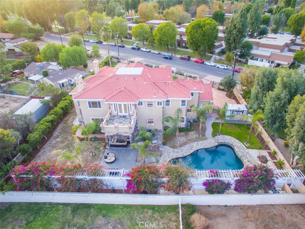 10062 Valley Cir Boulevard Chatsworth, CA 91311 - Photo 31 of 35 a view of swimming pool with sitting area