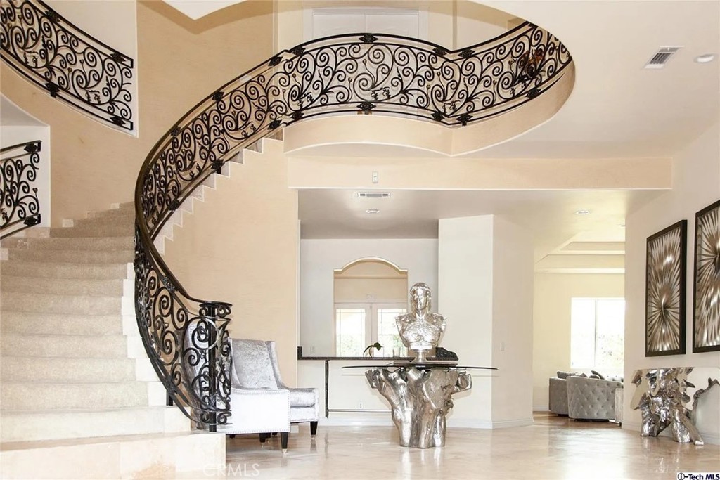 10062 Valley Cir Boulevard Chatsworth, CA 91311 - Photo 9 of 35 a view of entryway with a front door