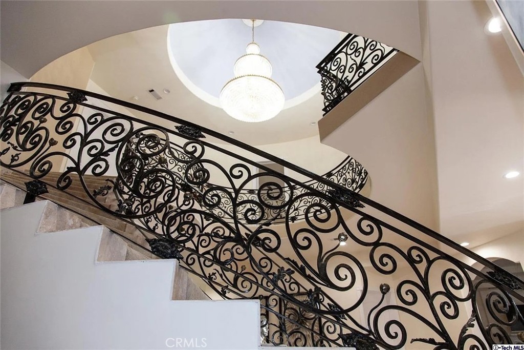 10062 Valley Cir Boulevard Chatsworth, CA 91311 - Photo 10 of 35