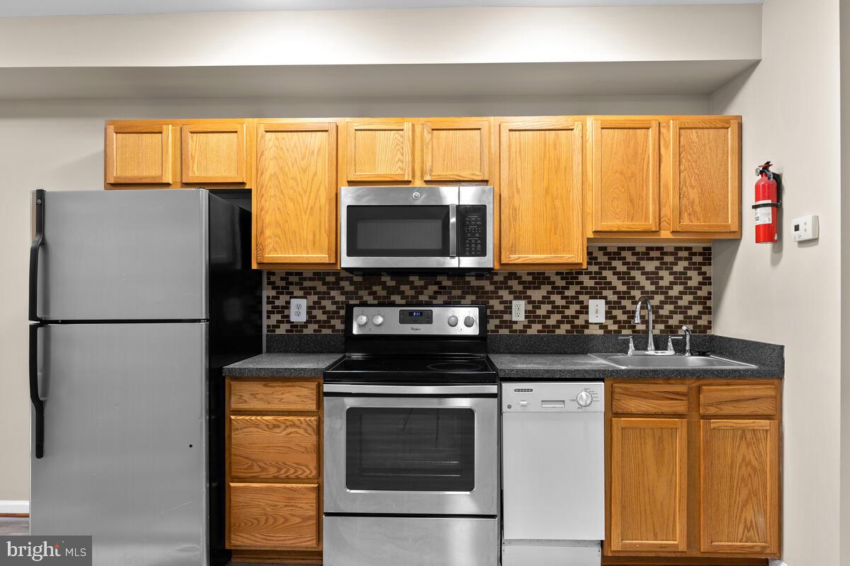 566 Newcomb Street Southeast Washington, DC 20032 - Photo 9 of 24