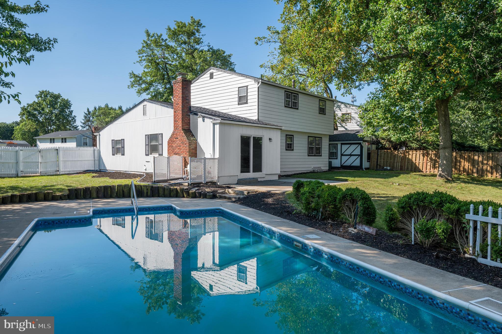 16 Bull Run Road Clementon, NJ 08021 - Photo 3 of 31 Back Yard w/ Pool