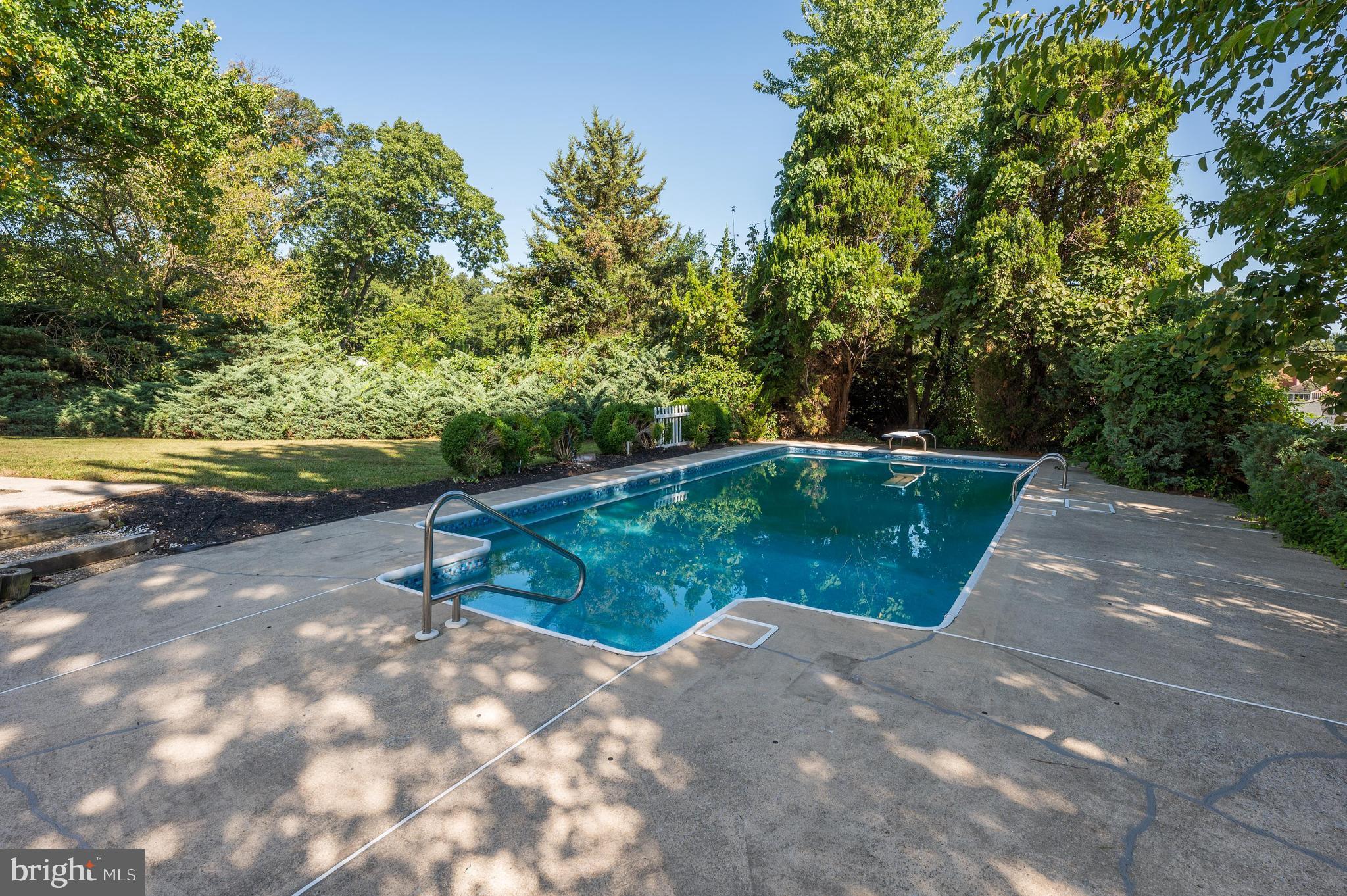 16 Bull Run Road Clementon, NJ 08021 - Photo 4 of 31 Pool