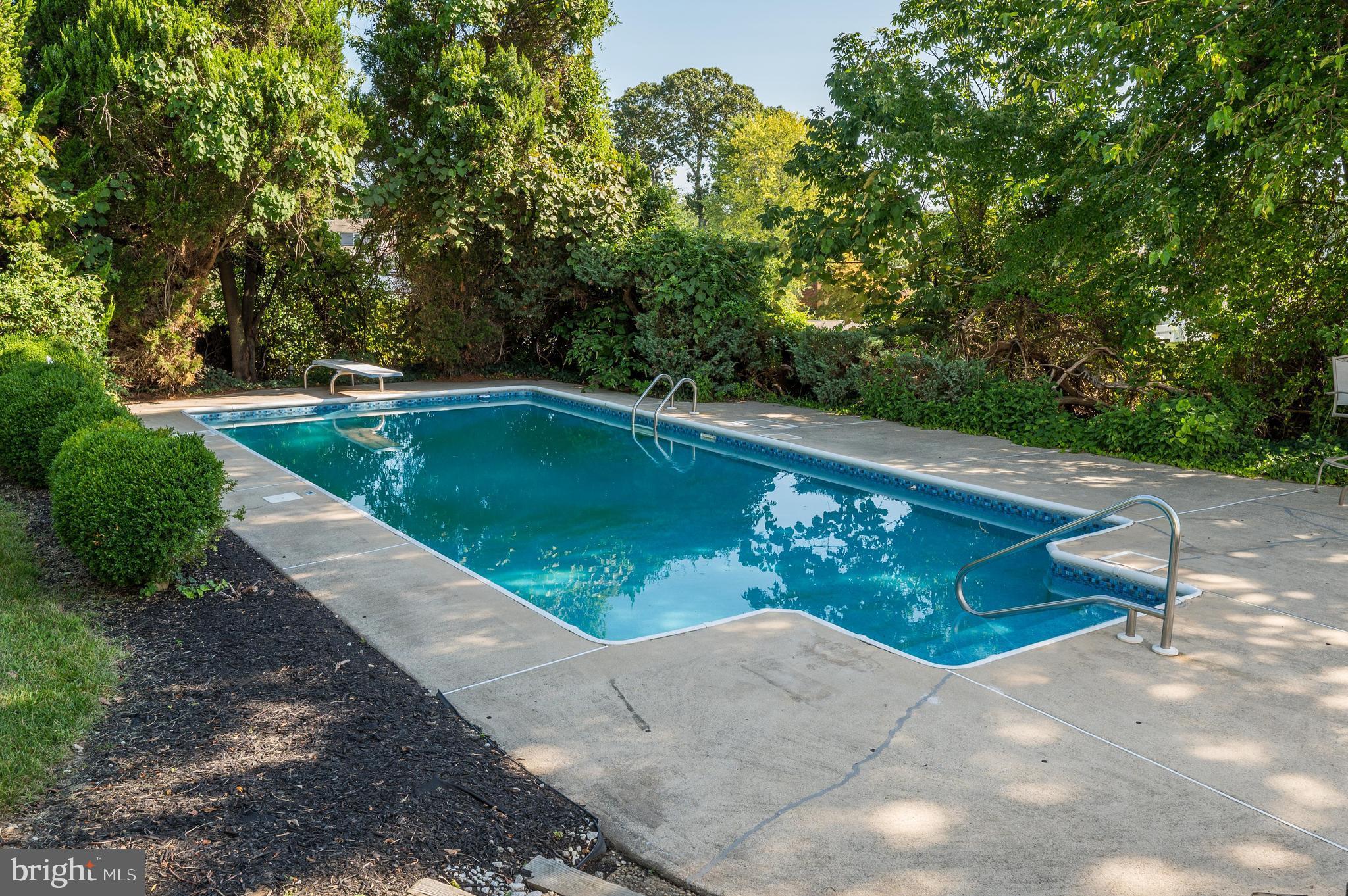 16 Bull Run Road Clementon, NJ 08021 - Photo 5 of 31 Pool