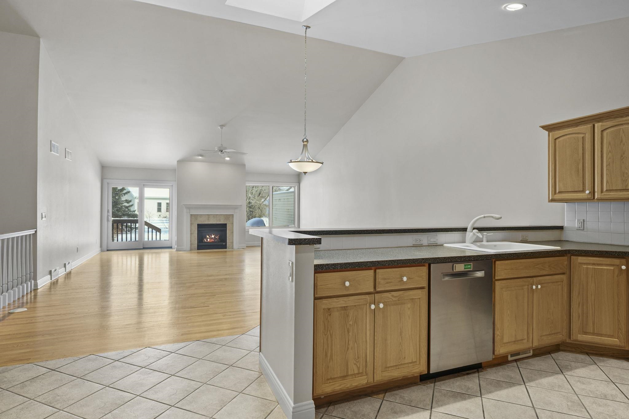 9106 Waterside Street Middleton, WI 53562 - Photo 11 of 36