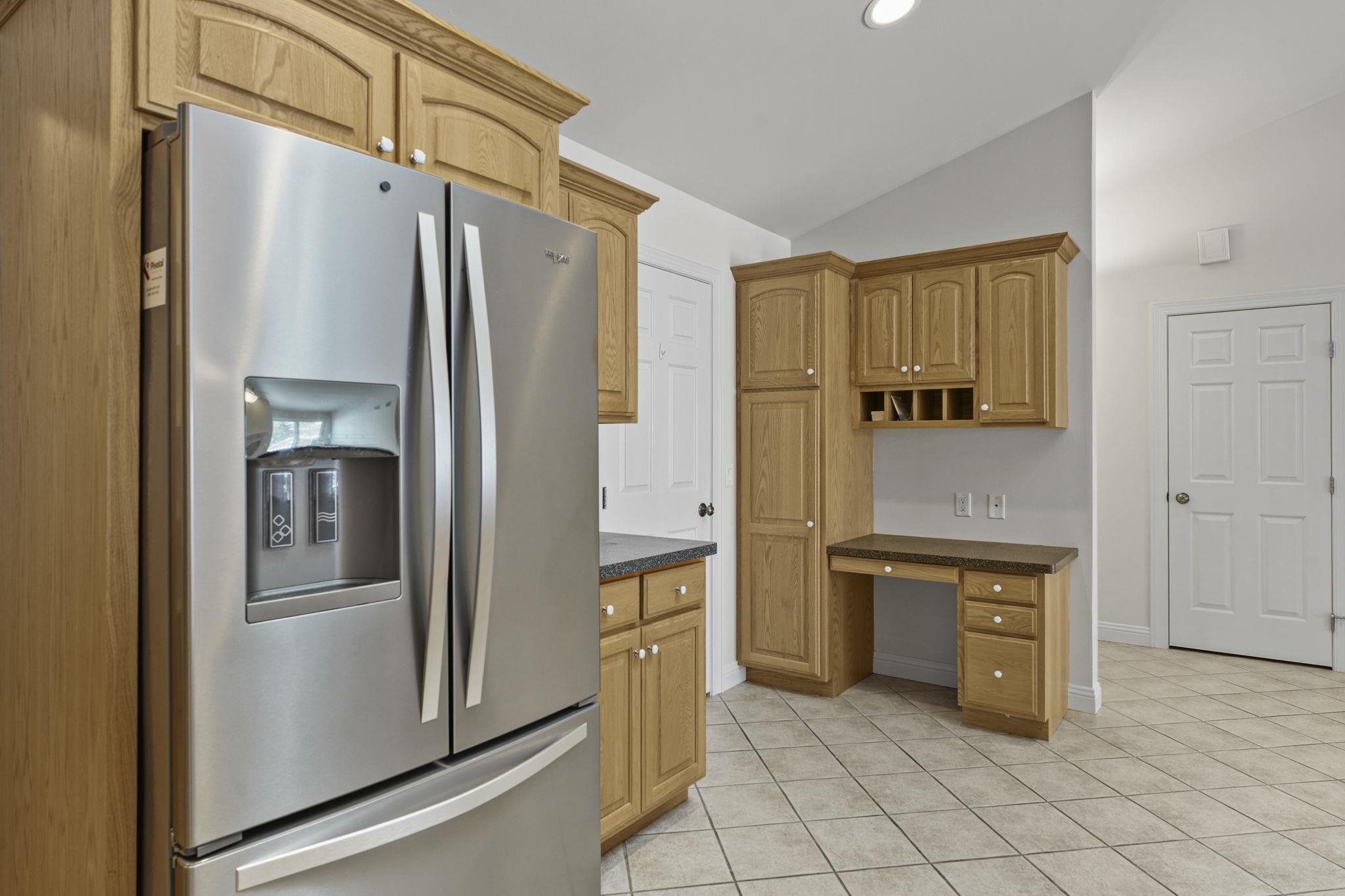 9106 Waterside Street Middleton, WI 53562 - Photo 12 of 36