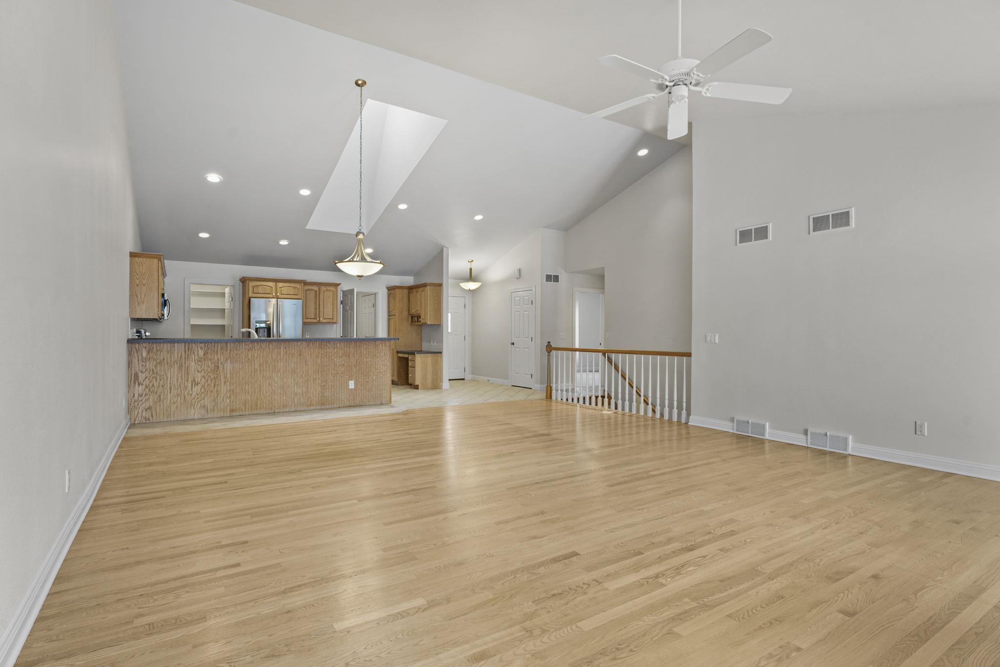 9106 Waterside Street Middleton, WI 53562 - Photo 7 of 36