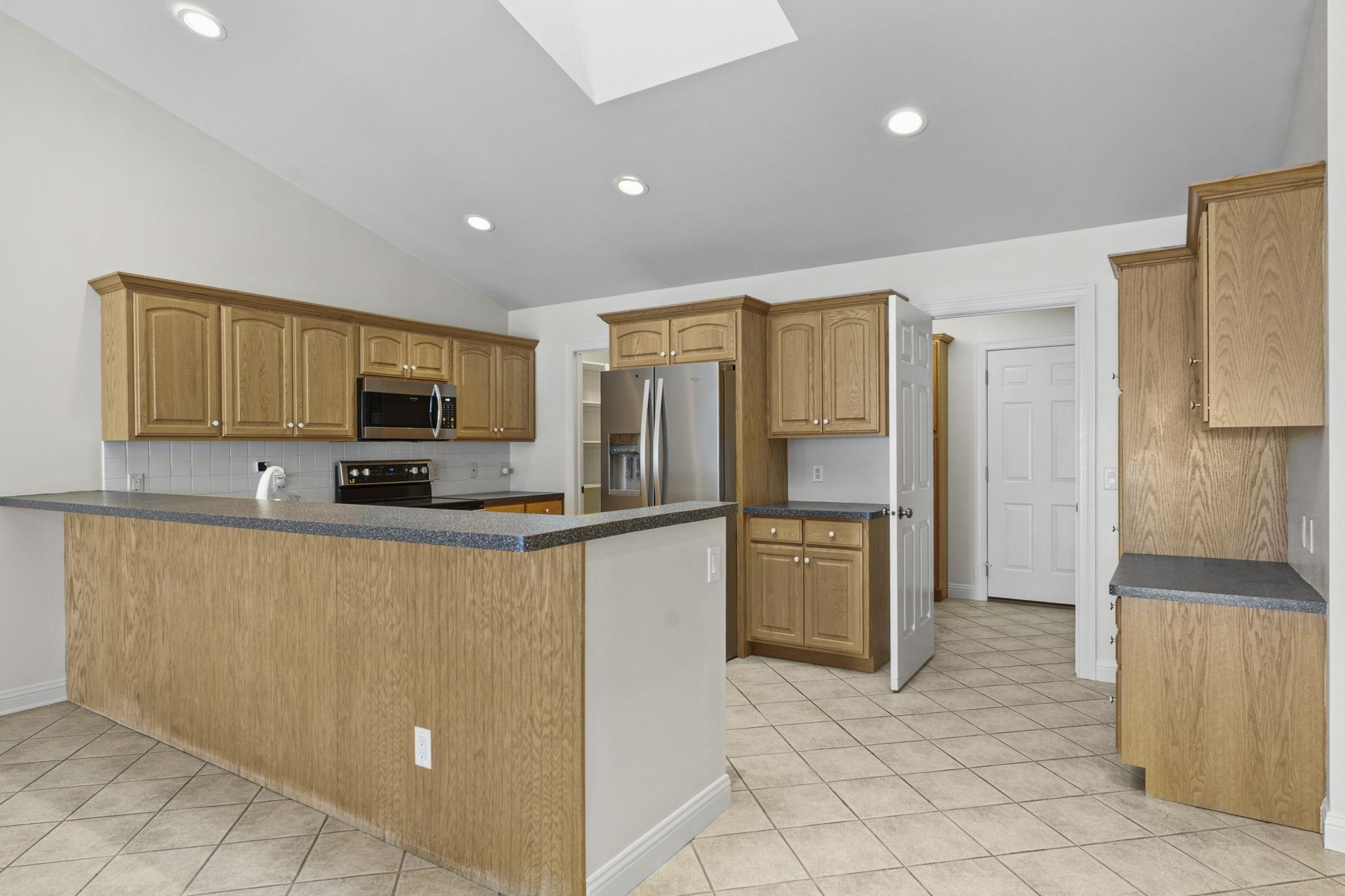 9106 Waterside Street Middleton, WI 53562 - Photo 9 of 36