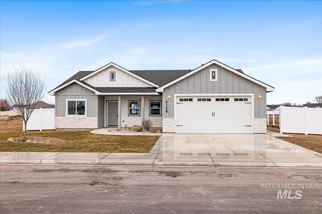 $450,000 | 2173 Austin Way, Fruitland, ID 83619