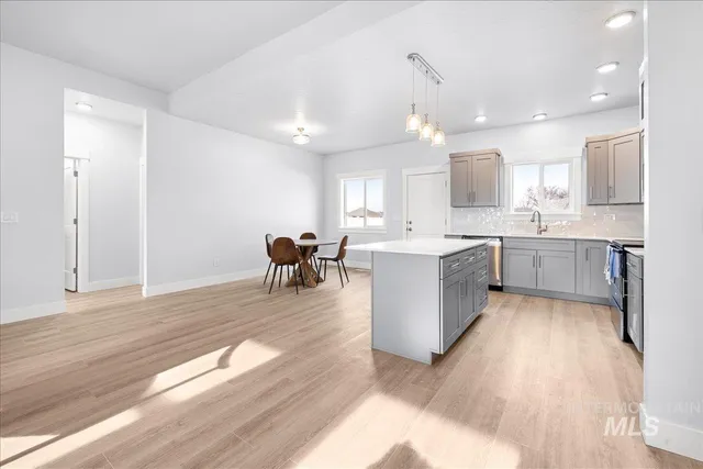 $450,000 | 2173 Austin Way, Fruitland, ID 83619