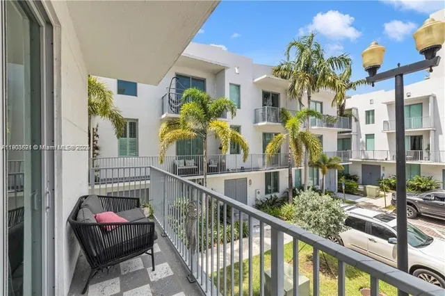 $649,000 | 2142 Van Buren Street, Unit 501, Hollywood, FL 33020