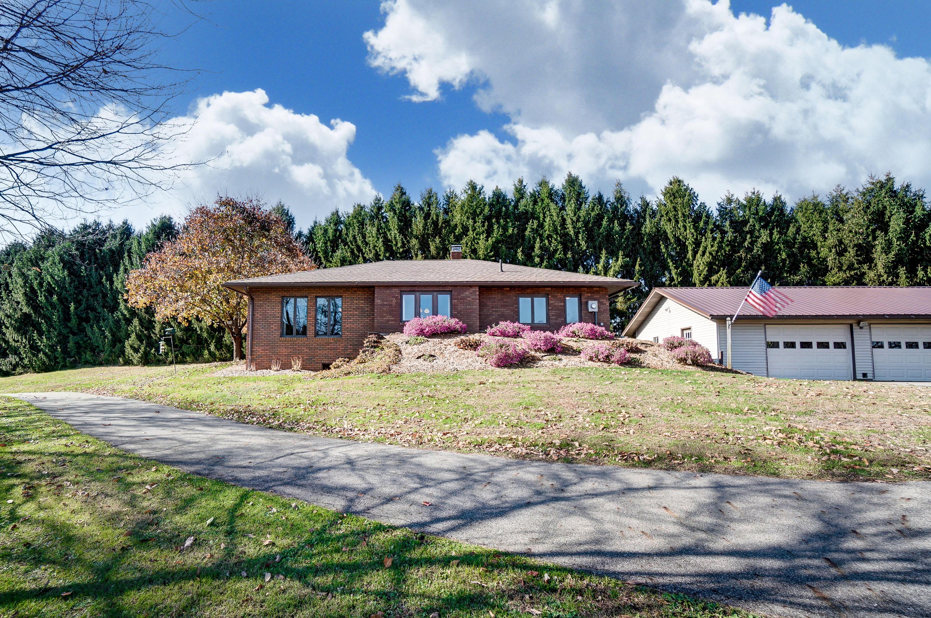 5233 Porter Road Northeast Newark, OH 43055 - Photo 1 of 40
