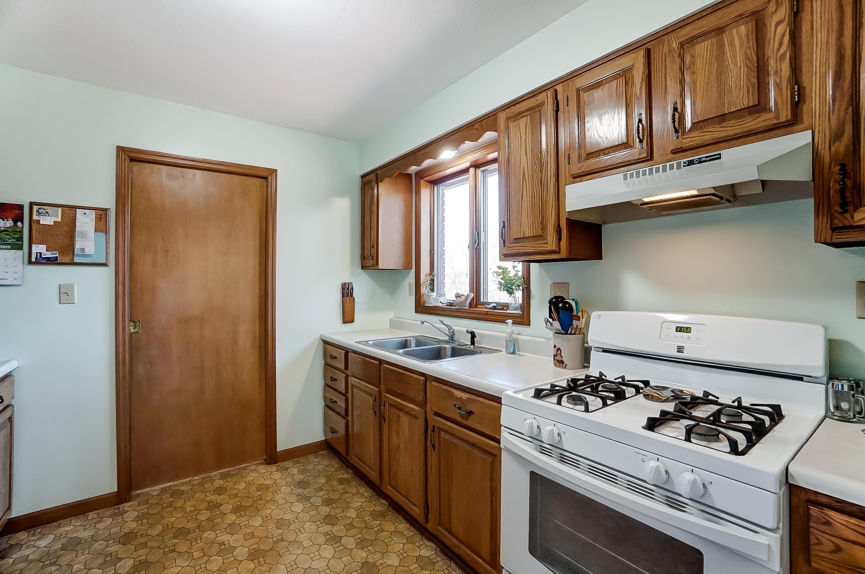 5233 Porter Road Northeast Newark, OH 43055 - Photo 14 of 40