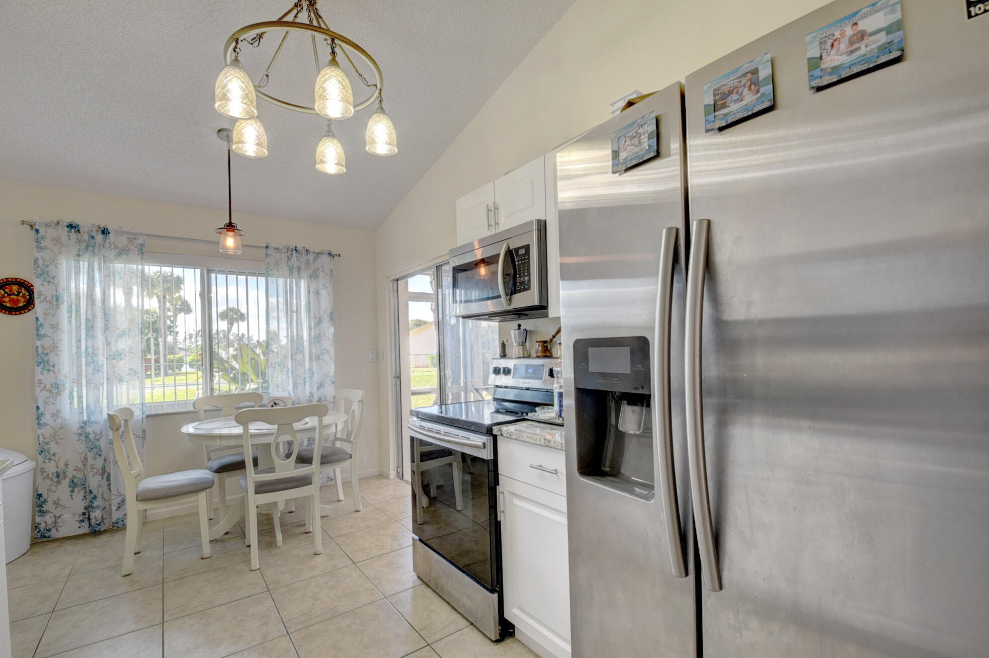724 Lago Road Delray Beach, FL 33445 - Photo 4 of 37 19_dsc_5126_27_28_29_30