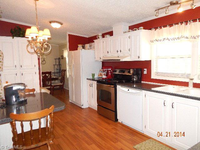 259 Red Top Road Ferguson, NC 28624 - Photo 5 of 19 Kitchen