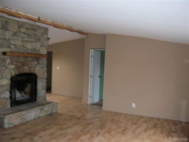 5959 Arbela Road Millington, MI 48746 - Photo 4 of 7 Living Room