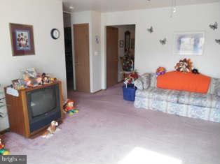 15509 Broadfording Road Clear Spring, MD 21722 - Photo 10 of 25 Family Room