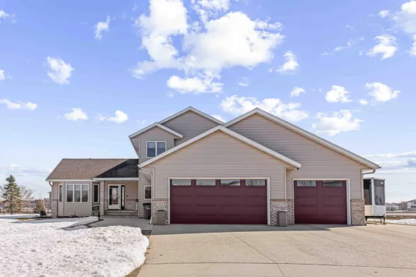 $624,500 | 722 42 Avenue South, Moorhead, MN 56560