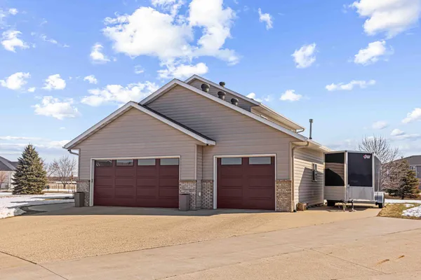 $624,500 | 722 42 Avenue South, Moorhead, MN 56560