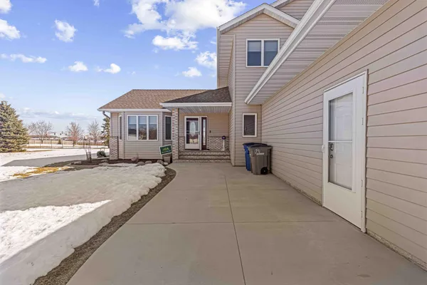 $624,500 | 722 42 Avenue South, Moorhead, MN 56560