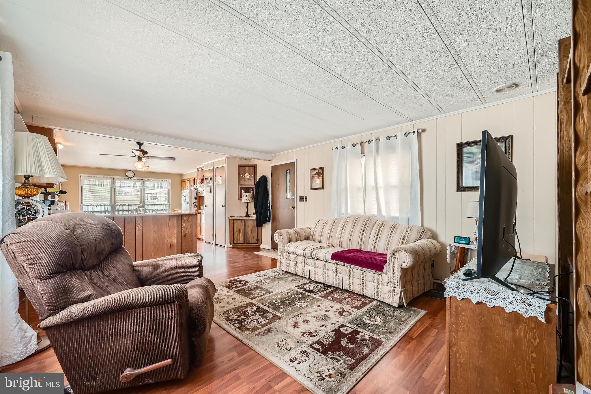 211 Robwood Road Dundalk, MD 21222 - Photo 3 of 11 Gallery Image 3