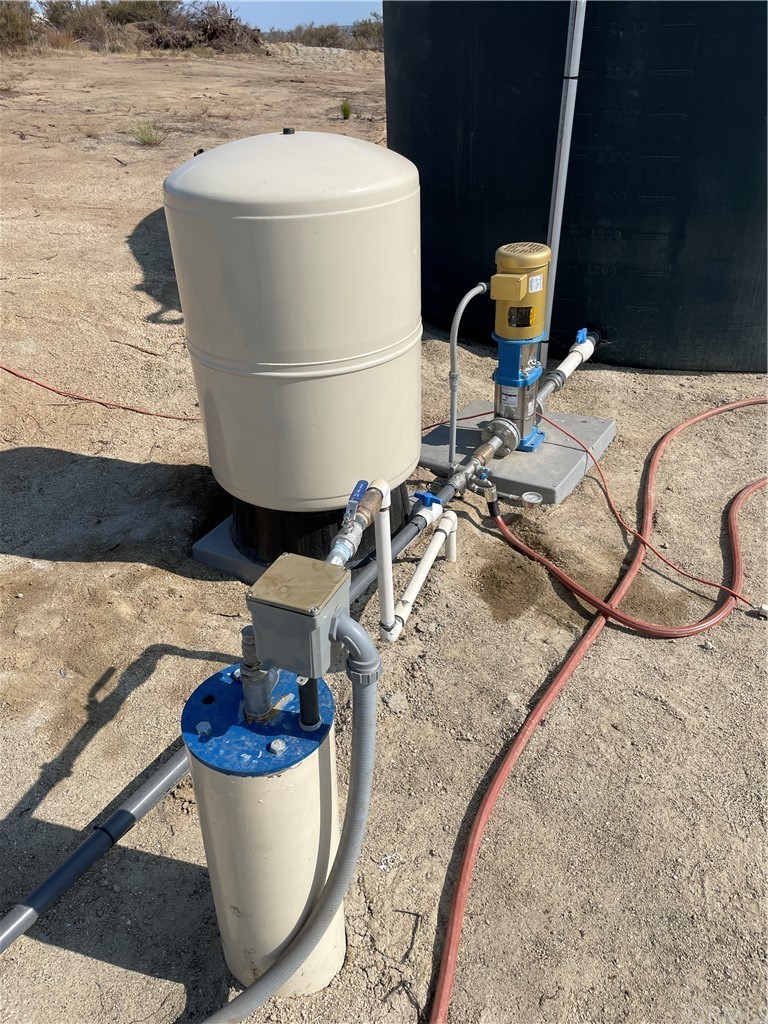 3 Fretag Road Hemet, CA 92544 - Photo 6 of 8 a view of a sink and a table