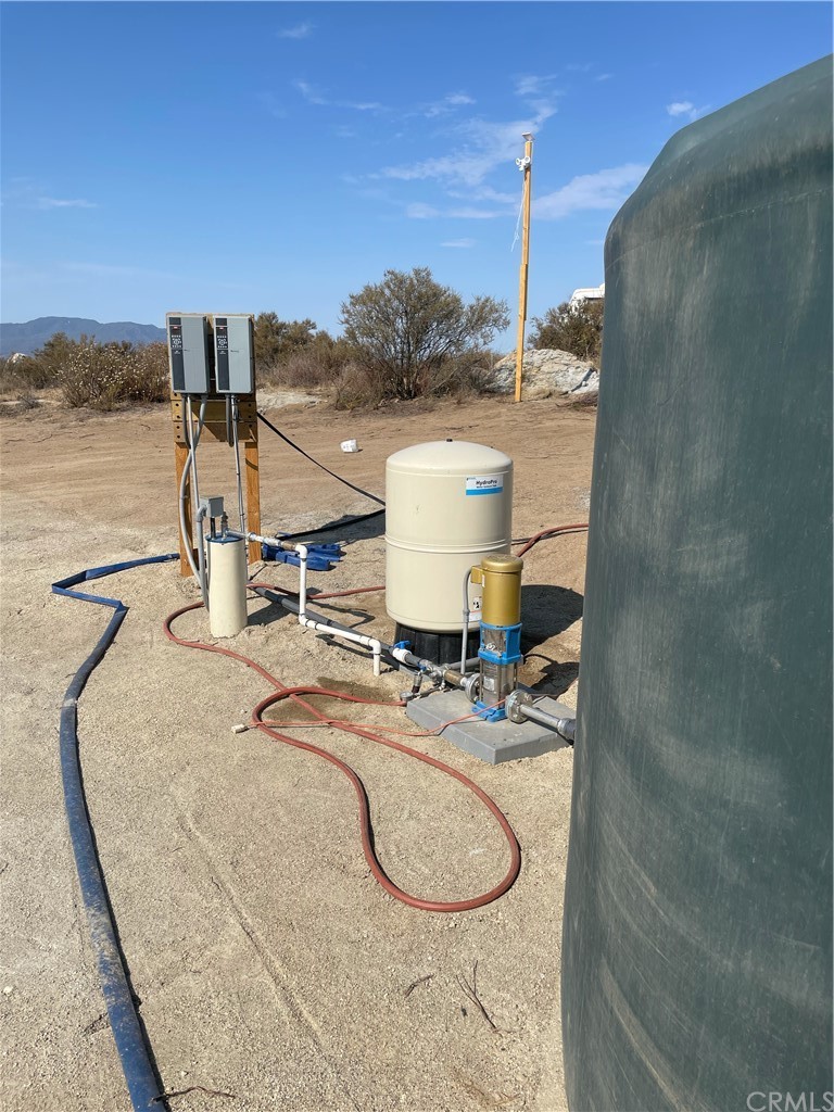 3 Fretag Road Hemet, CA 92544 - Photo 7 of 8 a bathroom with a sink and a mirror