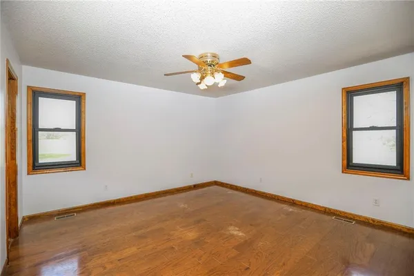 $499,000 | 13512 East 198th Street, Peculiar, MO 64078