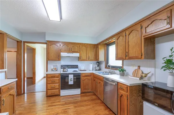 $499,000 | 13512 East 198th Street, Peculiar, MO 64078