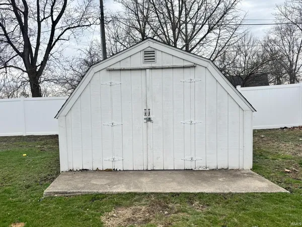 $185,000 | 210 East Shackley Street, Geneva, IN 46740