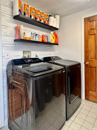 $185,000 | 210 East Shackley Street, Geneva, IN 46740