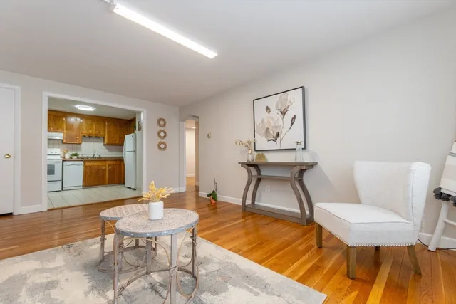 $359,900 | 35 Montvale Avenue, Unit 8, Woburn, MA 01801