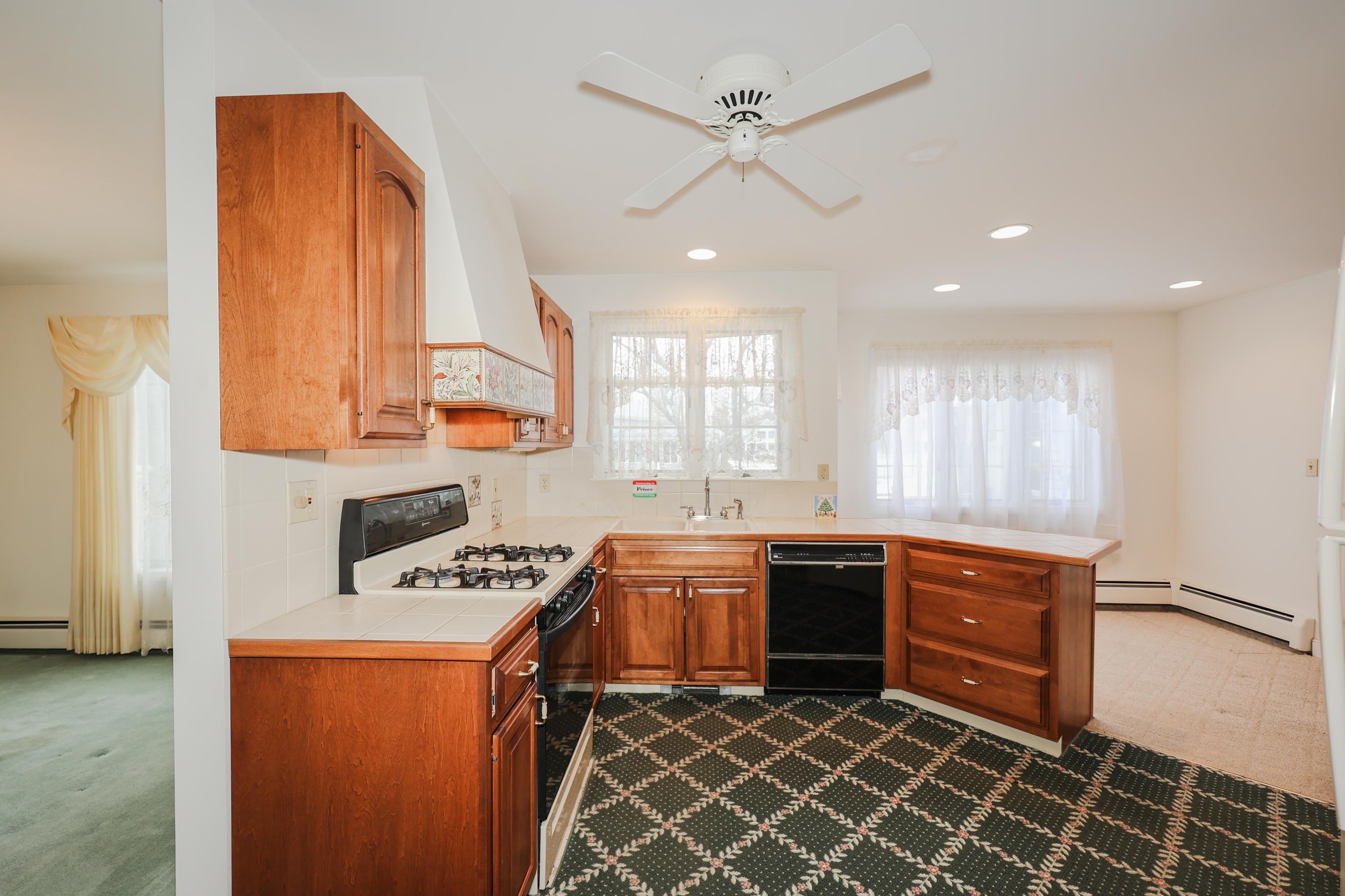 199 North Shore Road Hampton, NH 03842 - Photo 8 of 35