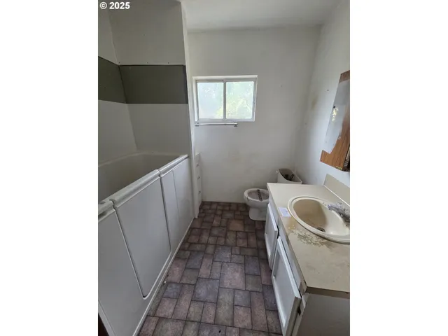 $165,300 | 188 Robin Street, Roseburg, OR 97470