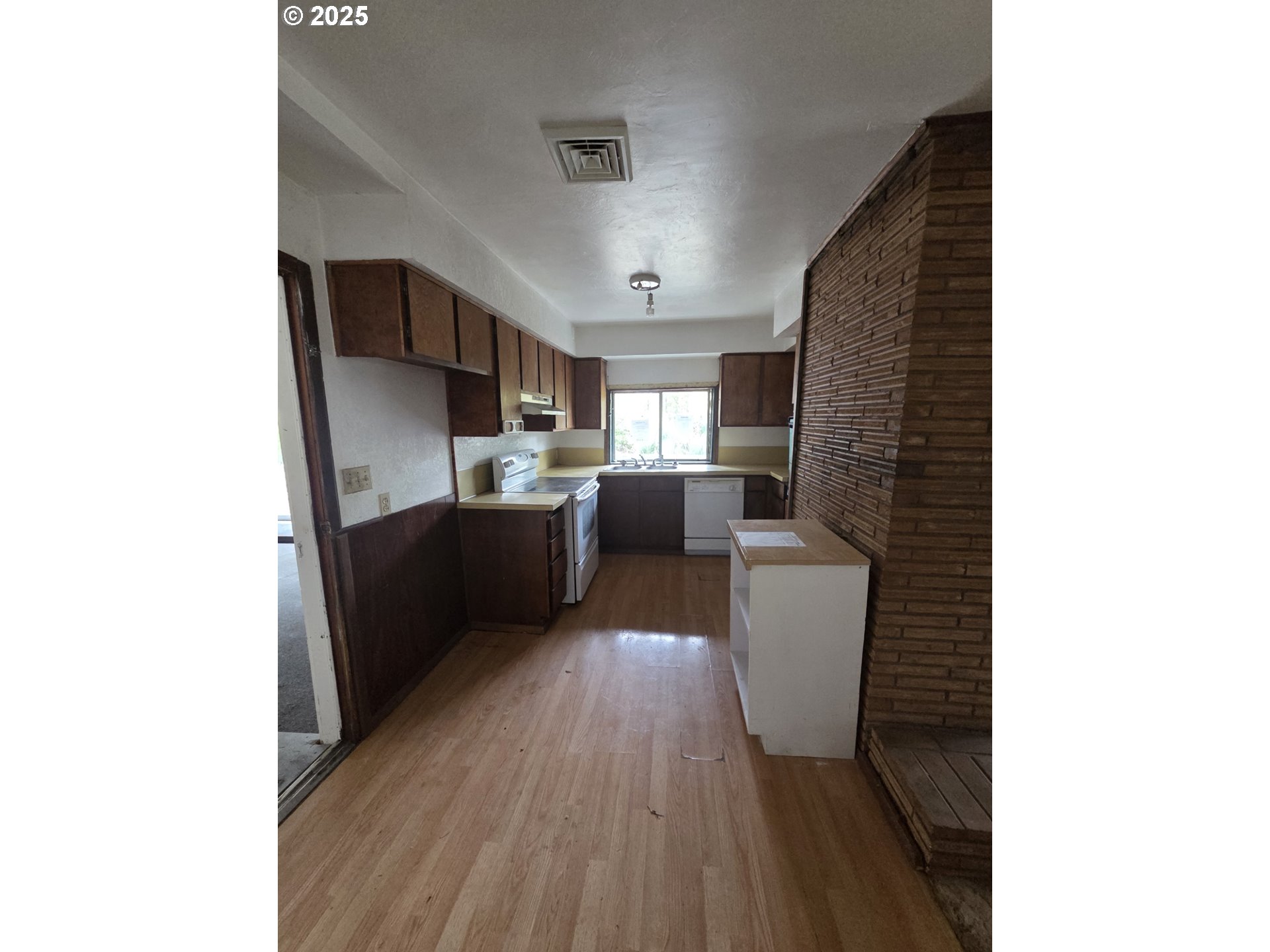 188 Robin Street Roseburg, OR 97470 - Photo 9 of 18